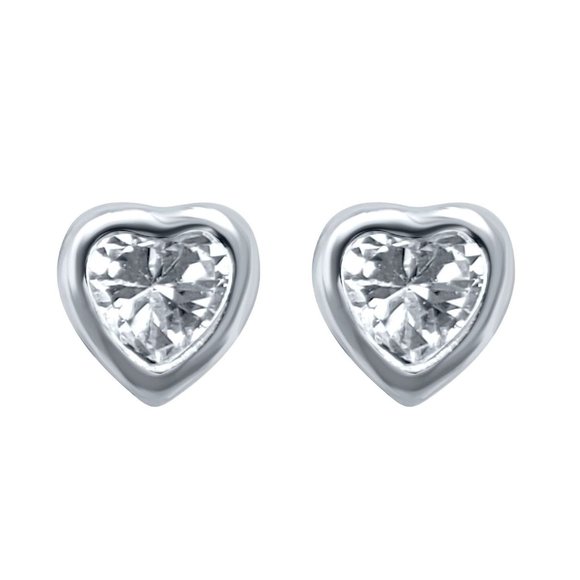 5 MM Heart Shape Diamond Studs Earring In Silver - Picture 1 of 3